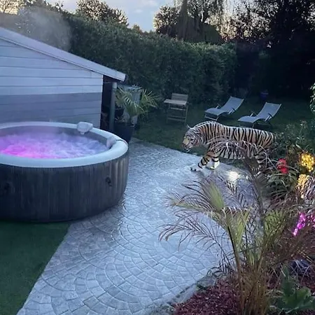 Charmante Maison Spacieuse Avec Jacuzzi Privatif Hotel *