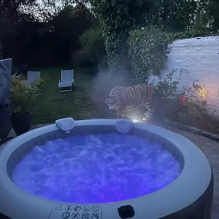 Hotel Charmante Maison Spacieuse Avec Jacuzzi Privatif *
